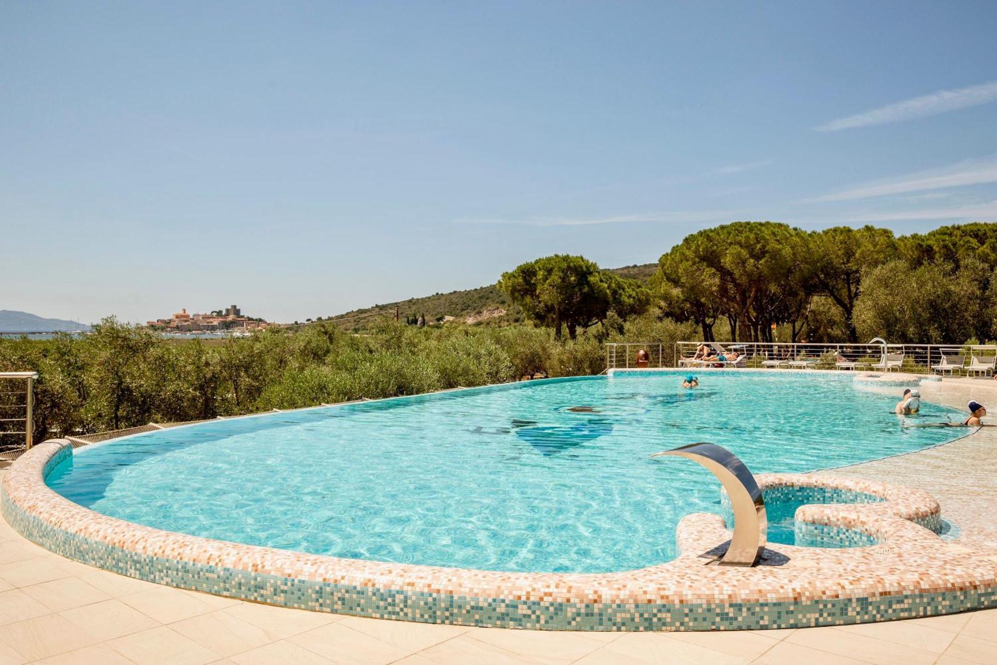 Isa - Residence With Pool And Private Beach In Talamone Just 500 Mt From The Beach Buitenkant foto